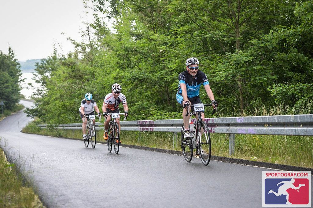 In der 8-Prozent-Rampe an der Spitze der Dreiergruppe